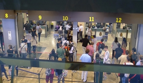 La seguridad de los aeropuertos españoles, a subasta.