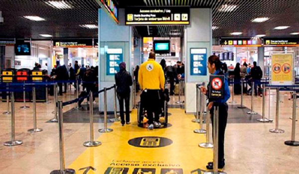Aena pone en riesgo el mantenimiento del empleo de la seguridad privada en el conjunto de su red aeroportuaria